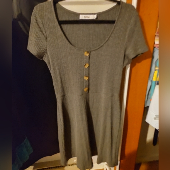 JustFab Gray Button Dress - Picture 2 of 4